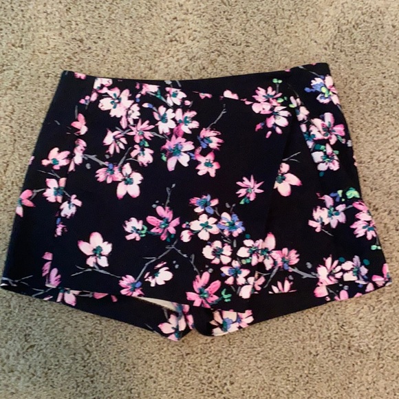 Floral skort - Picture 1 of 6